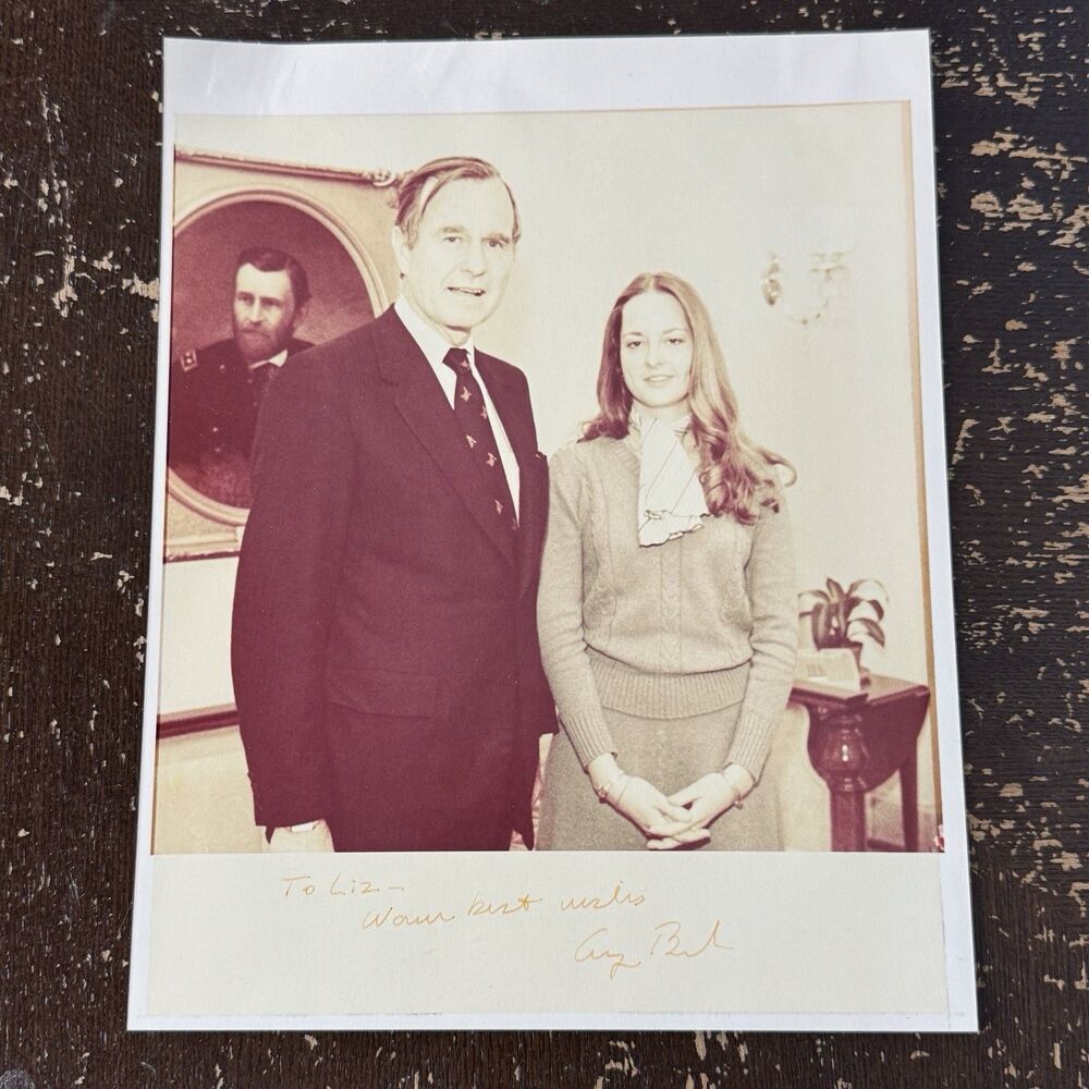 George H W Bush Hand Signed 1981 Official White House Photo In Person Autograph